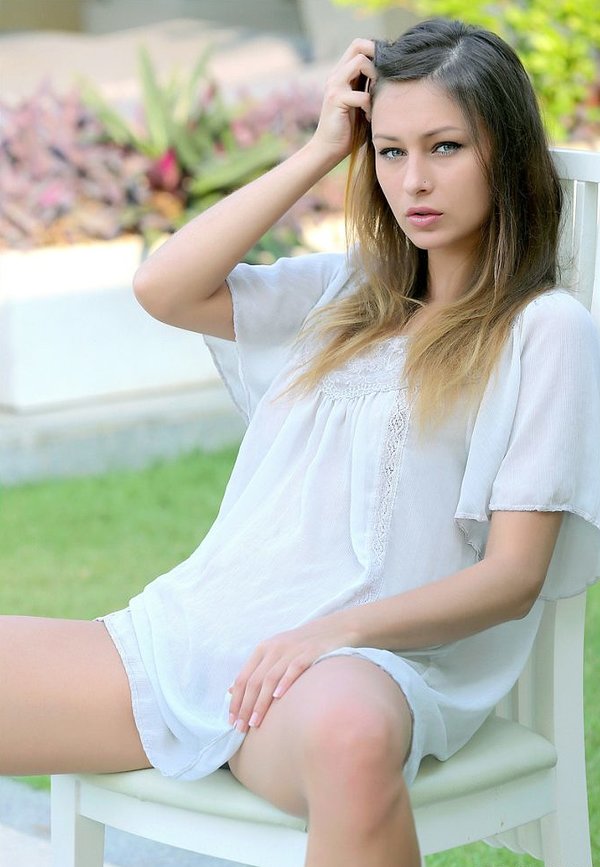 Неленка, 21 год, 2 размер груди